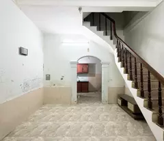 Vị trí cực đẹp, ngay cạnh Times City, ngõ rộng ba gác chạy vào tận cửa, kinh doanh nhỏ