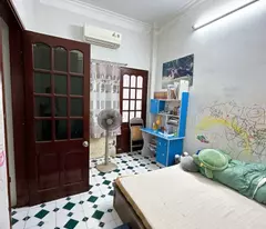 Vị trí cực đẹp, ngay cạnh Times City, ngõ rộng ba gác chạy vào tận cửa, kinh doanh nhỏ