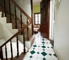 Vị trí cực đẹp, ngay cạnh Times City, ngõ rộng ba gác chạy vào tận cửa, kinh doanh nhỏ