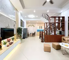Nhà mình bán gần ngay cạnh sân bóng Ngõ Trại Cá, 200 mét ra chợ Đồng Tâm