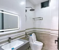 NGAY SÁT MẶT TIỀN Q4
NGANG 7.7 DÀI 7.8  XÂY MỚI 4 TẤM 
CHỈ 90 TRIỆU M