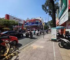 SÁT MẶT TIỀN KHÁNH HỘI Q4
XE HƠI NGAY NHÀ HƠN  2 TỶ