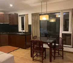 Bán căn hộ dịch vụ 100m2, 6 tầng, thang máy, MT 8m, ngõ ô tô, 27.2 tỷ, Đặng Thai Mai - Tây Hồ