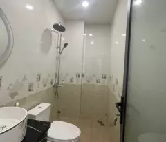 NHÀ MỚI ĐÓN TẾT, TT QUẬN 1, 50M2 4PN, HẺM THÔNG DÂN TRÍ - CHỈ 8.X TỶ
