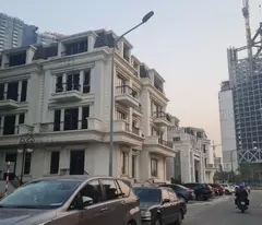 Chính chủ cần bán shophouse thấp tầng Sunshine City 220m 3,5 tầng giá rẻ