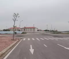 CẦN BÁN NHANH LÔ GÓC & ÁP GÓC MẶT  ĐƯỜNG 36 MÉT - KĐT THÀNH ĐÔNG CHÍ LINH LH : 0931536999