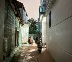 Chính chủ gửi bán căn nhà 5 tầng, lô góc siêu thoáng giá chỉ 4.15 tỷ, 500m ra đường 422B