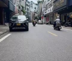 Bán Nhà Mặt Phố Chùa Láng, Đống Đa, DT 86m2, ô tô tải tránh, Vỉa Hè Kinh Doanh, Hơn 20 Tỷ