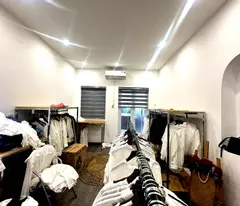 Bán Nhà Mặt Phố Chùa Láng, Đống Đa, DT 86m2, ô tô tải tránh, Vỉa Hè Kinh Doanh, Hơn 20 Tỷ