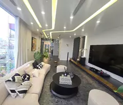 Cần bán bán nhà mặt tiền Đội Cấn, view hồ, 52m2, 8 tầng, MT 5.5m, 32 tỷ