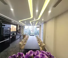 Cần bán bán nhà mặt tiền Đội Cấn, view hồ, 52m2, 8 tầng, MT 5.5m, 32 tỷ
