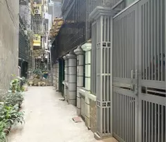 BÁN NHÀ PHỐ TRUNG KÍNH CẦU GIẤY - GIÁ HỜI 10,1 TỶ DT 51M. GẦN Ô TÔ - LÔ GÓC 3 MẶT THOÁNG