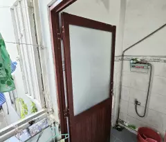 Sát mặt tiền Xóm Chiếu Q4 
Ngang 3 nở hậu 4 Dài 11 m 
HƠN 2  TỶ