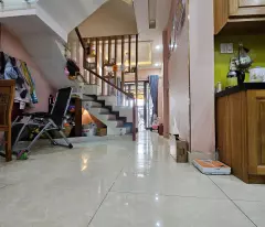 Sát mặt tiền Tôn Đản Q 4
Ngang 3.3 nở hậu 6.5 Dài 13 m
Đúc 4 tấm 
5 tỷ