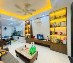 Bán nhà Văn Trì Từ Liêm 40m2 5 tầng mặt tiền 4m chỉ nhỉnh 6 tỷ