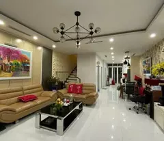 BÁN NHÀ 5 TẦNG CẦU GIẤY 35M2, 1 NHÀ RA PHỐ, Ô TÔ 7 CHỖ QUA CỬA. 7,2 TỶ