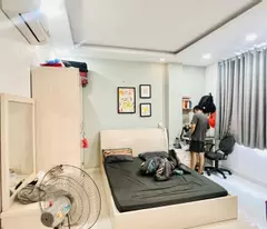 Bán nhà Lê Quang Định - Hẻm xe hơi -SD 198m2 -Cho thuê 240 Triệu/Năm
