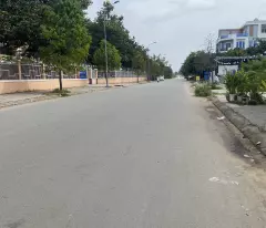 Bán nhà mặt tiền đường 8A long bình DT 90m kinh doanh tốt