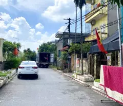 Bán nhà 3 tầng - Đường hai ô tô tránh nhau - Khu Vực Đường Nguyễn Xuân Quảng