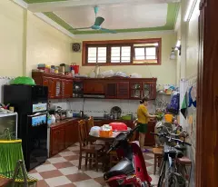Bán nhà 4 tầng  mặt phố  đường Trần Nhân Tông phường Đề Thám, diện tích 56m2, mt 4m.