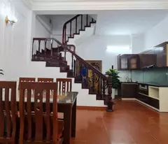 Bán nhà phố Linh Lang Ba Đình  dt 32m, 5 tầng, mặt tiền 5,1m giá 10,8 tỷ ( thương lượng ) nhà đẹp