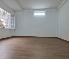 Bán nhà phố Linh Lang Ba Đình  dt 32m, 5 tầng, mặt tiền 5,1m giá 10,8 tỷ ( thương lượng ) nhà đẹp