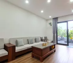 Bán Nhà Đẹp Mới Xây 3 Tầng Mặt Tiền - Giá 18 Tỷ NHA TRANG