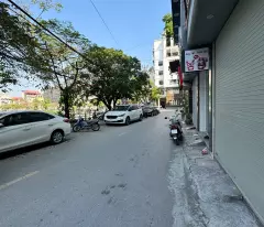NHÀ DÂN XÂY - MẶT NGÕ- Ô TÔ CHẠY QUA- CÁCH HỒNG TIẾN 100M - DT 47m x4 TẦNG 8.x TỶ
