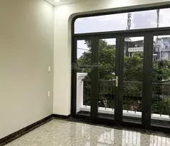 Phạm Văn Đồng - 3PN, 3WC, - Nhà mới xây hiện đại, giá 4tỷ3, gần Giga Mall