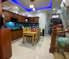 Nhà Quốc Lộ 13 ở luôn, 3PN, KCBT, 88m2, HXH, cạnh KĐT Vạn Phúc