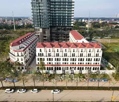 Liền kề vừa ở vừa kinh doanh tại Sunshine Golden River Ciputra.DT 98m2,5 tầng + 1 hầm. Giá 30.5 tỷ