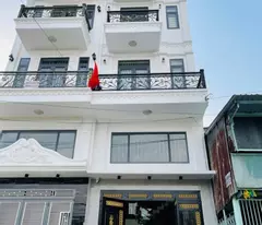 RA NHANH NHÀ VIP PHAN VĂN HỚN Q12 - 5 TẦNG - NHỈNH 8 TỶ TL - Ô TÔ NGỦ TRONG NHÀ-SHR