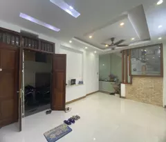 Bán nhà ở Kim Mã - gần oto - ngõ rộng thông thoáng - nhỉnh 5 tỷ