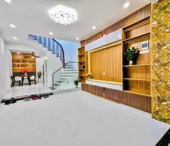 Bán nhà hồ Hoàng Cầu, DT 48m2, 4 tầng 1 tum, gần phố, vài bước chân ra hồ Hoàng Cầu