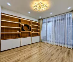 Bán nhà hồ Hoàng Cầu, DT 48m2, 4 tầng 1 tum, gần phố, vài bước chân ra hồ Hoàng Cầu