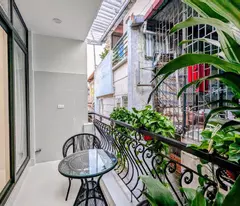 Bán nhà hồ Hoàng Cầu, DT 48m2, 4 tầng 1 tum, gần phố, vài bước chân ra hồ Hoàng Cầu