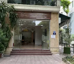 Cho thuê văn phòng Tầng 1 có lỗi đi riêng