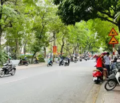 nhà đẹp Ngọc Lâm, 45m x 5 tầng, kinh doanh, ôtô đỗ cửa, chỉ 12 tỷ