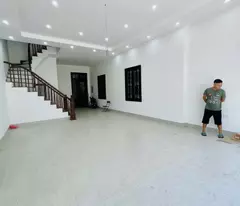 Siêu phẩm lô góc mặt phố Long Biên, 102m x 7 tầng, mặt tiền 5.8m, view hồ, ôtô tránh, kinh doanh