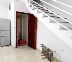 BÁN NHÀ DÂN XÂY NGUYỄN SƠN_LONG BIÊN 6.1 TỶ 31m,3 TẦNG, MT 6m, Ô TÔ , GẦN PHỐ.