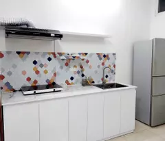BÁN NHÀ DÂN XÂY NGUYỄN SƠN_LONG BIÊN 6.1 TỶ 31m,3 TẦNG, MT 6m, Ô TÔ , GẦN PHỐ.