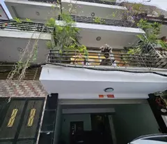 Bán nhà Nguyễn Hoàng Tôn, Tây Hồ, Hà Nội, diện tích 44m2, xây 6 tầng, mặt tiền 6m. SĐCC. Giá: 15,5