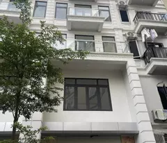 PHÂN LÔ Ô TÔ TRÁNH - VỈA HÈ KINH DOANH - TRUNG TÂM BA ĐÌNH - 5 TẦNG THANG MÁY MỚI CỨNG.