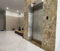 PHÂN LÔ Ô TÔ TRÁNH - VỈA HÈ KINH DOANH - TRUNG TÂM BA ĐÌNH - 5 TẦNG THANG MÁY MỚI CỨNG.