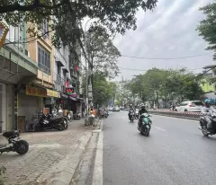 BÁN NHÀ 51M2 7 TẦNG HAI THOÁNG MẶT PHỐLẠC LONG QUÂN TÂY HỒ HÀ NỘI 0985680788