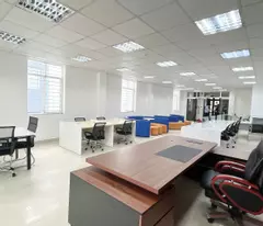 Cho thuê văn phòng sàn 110m2 view kính tặng nội thất như hình siêu hot trung tâm Quận 3