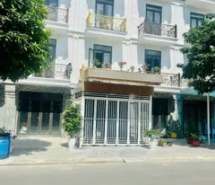 BÁN NHÀ PHỐ 3 TẦNG  GIÁ HỜI - DĨ AN, BÌNH DƯƠNG - SỔ HỒNG RIÊNG