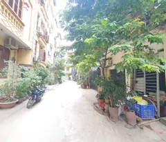 BÁN NHÀ DOÃN KẾ THIỆN 115M – 2 THOÁNG TRƯỚC SAU – VỈA HÈ ĐÁ BÓNG – Ô TÔ 16 CHỖ VÀO NHÀ – XÂY TOÀ