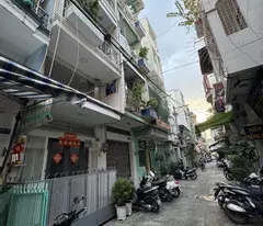 Cơ hội sở hữu nhà 4 tầng 5PN Quận 10, giá 6.4 tỷ - Ngõ Nguyễn Tiểu La, 28m2, sổ hồng chính chủ!