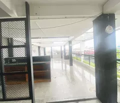 Cho thuê nhà góc 2 mặt tiền Phan Xích Long, 5 tầng 5x18m giá chỉ 9xtr/th thương lượng.
